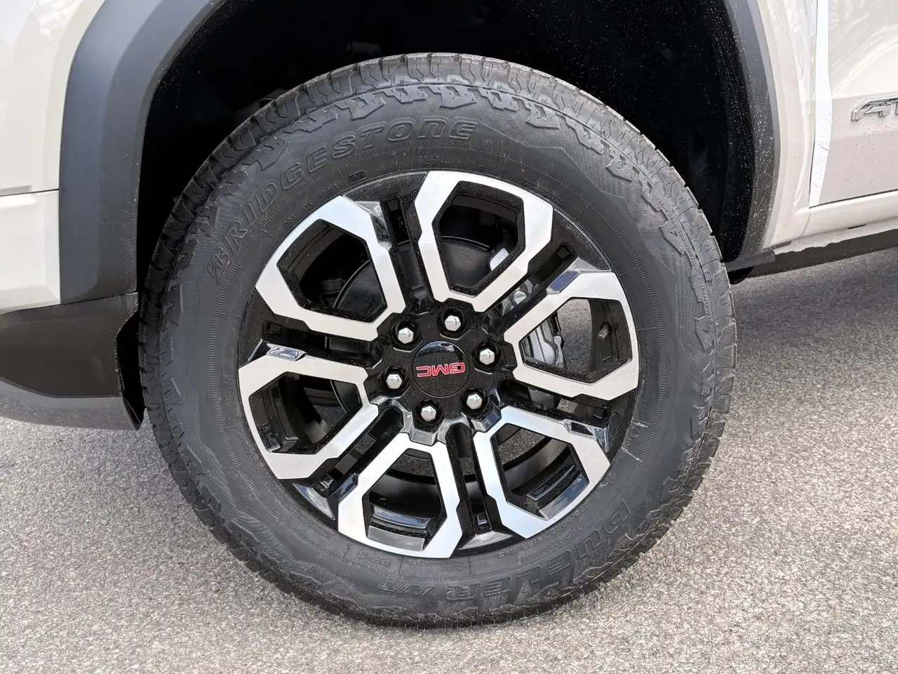 GMC Canyon снимка GMC Canyon