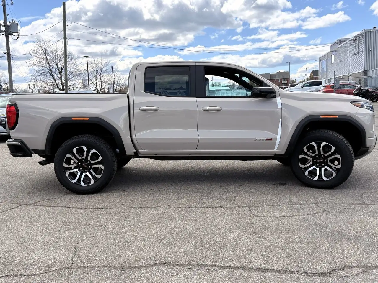 GMC Canyon снимка GMC Canyon