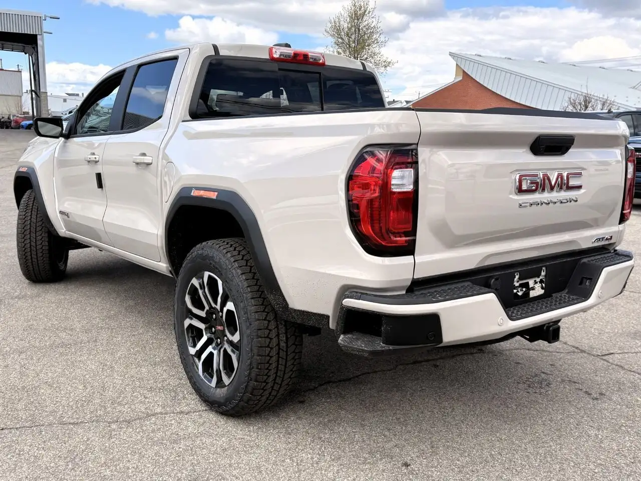 GMC Canyon снимка GMC Canyon