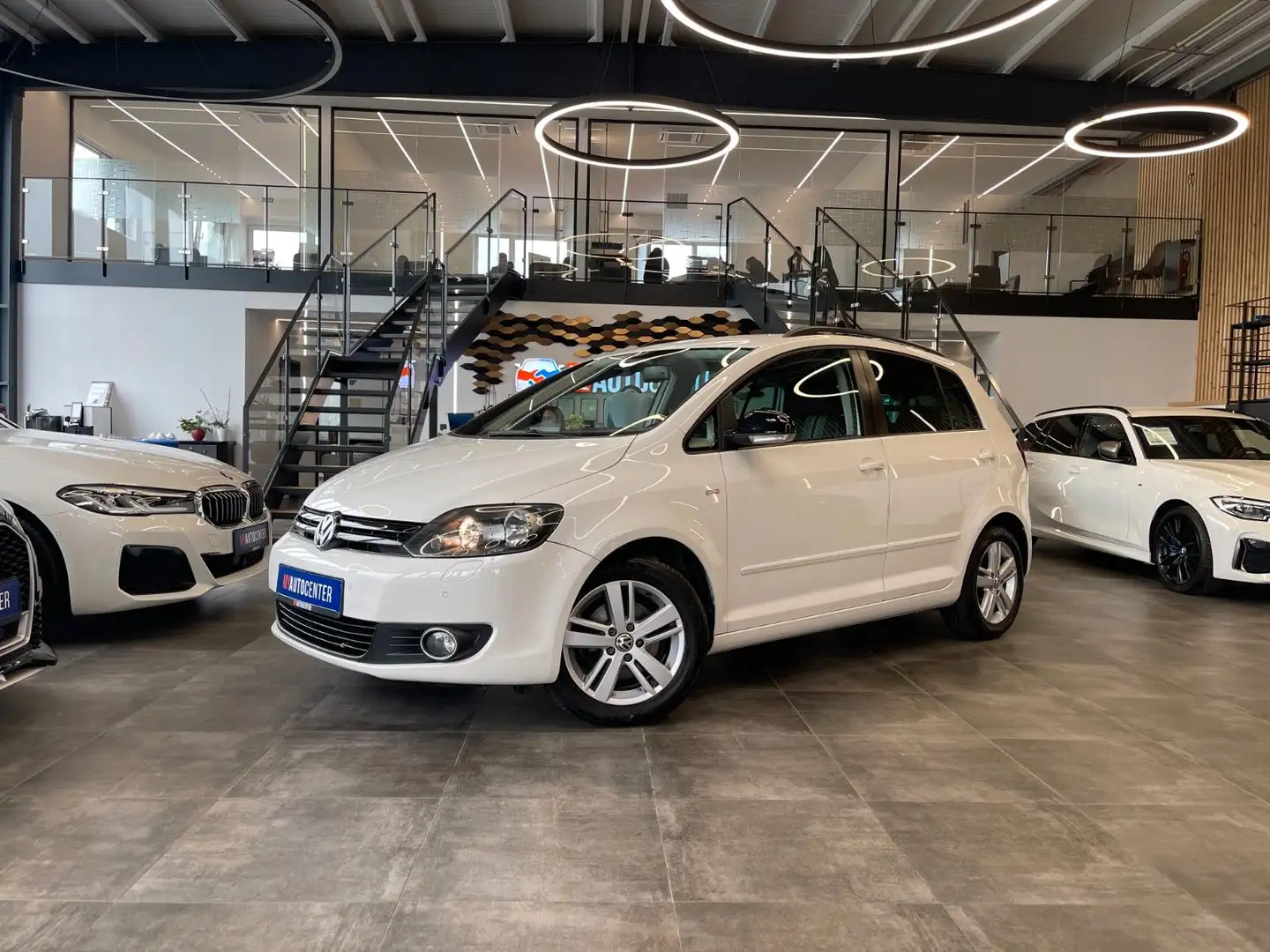 Volkswagen Golf Plus VI Match *TEILLEDER*NAVI*SZHZ*PDC* Bílá - 1