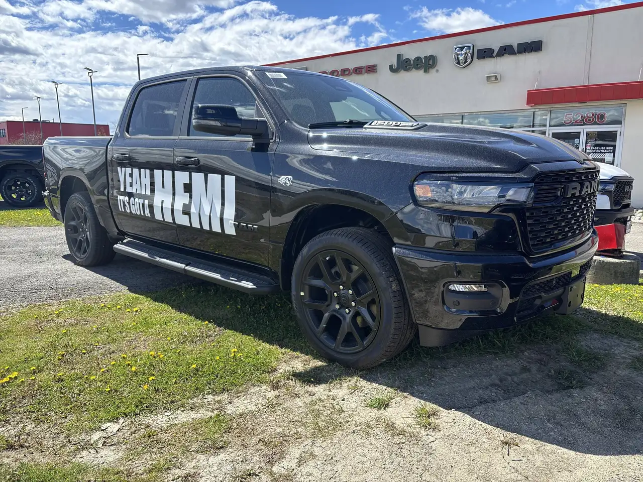 RAM 1500 снимка RAM 1500