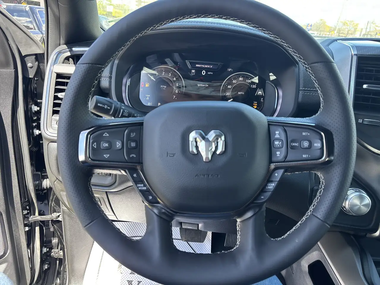 RAM 1500 снимка RAM 1500