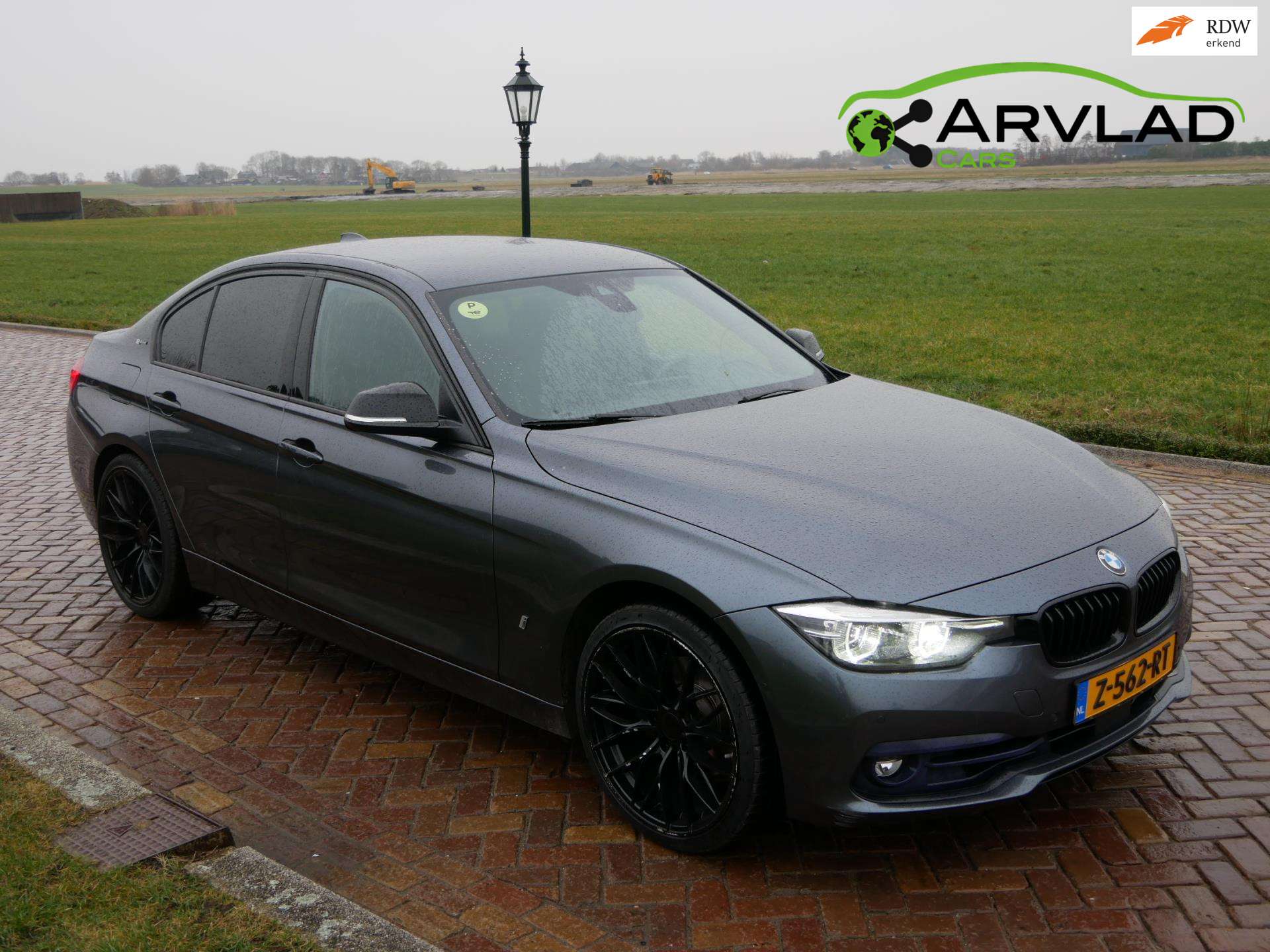 BMW 330