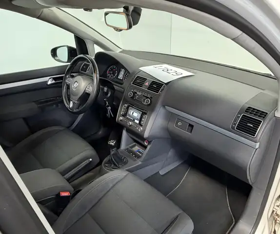 Volkswagen Touran view 14