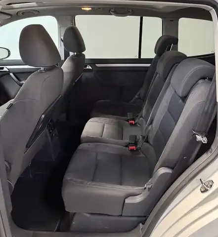 Volkswagen Touran view 8