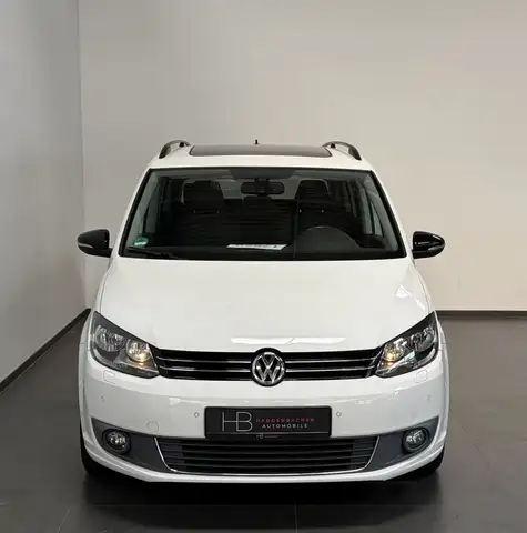 Volkswagen Touran view 2