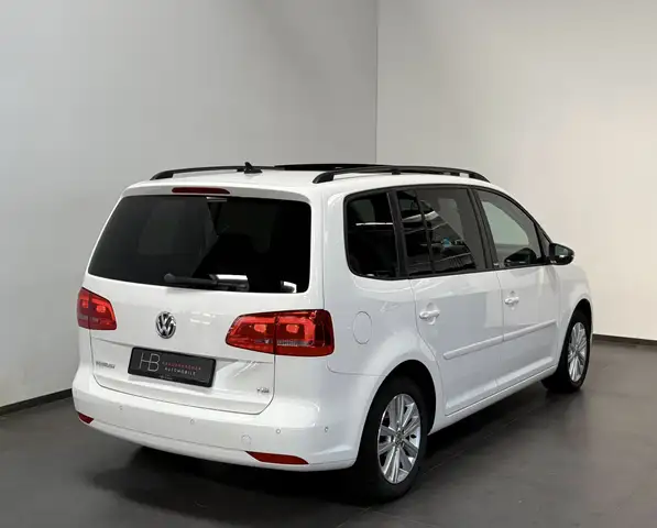Volkswagen Touran view 4