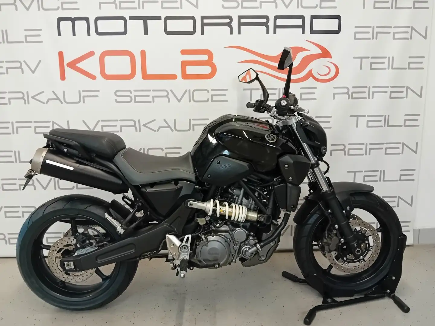 Yamaha MT-03 Schwarz - 1