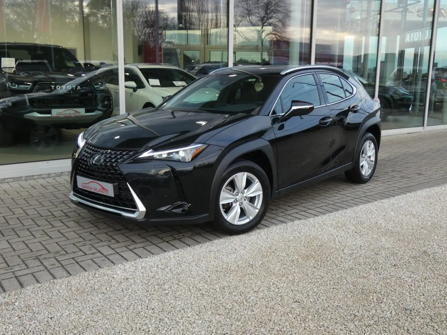 Lexus UX 250h HYBRID +LEDER +Zetelverwarming +Dodehoek +GPS Zwart - 1