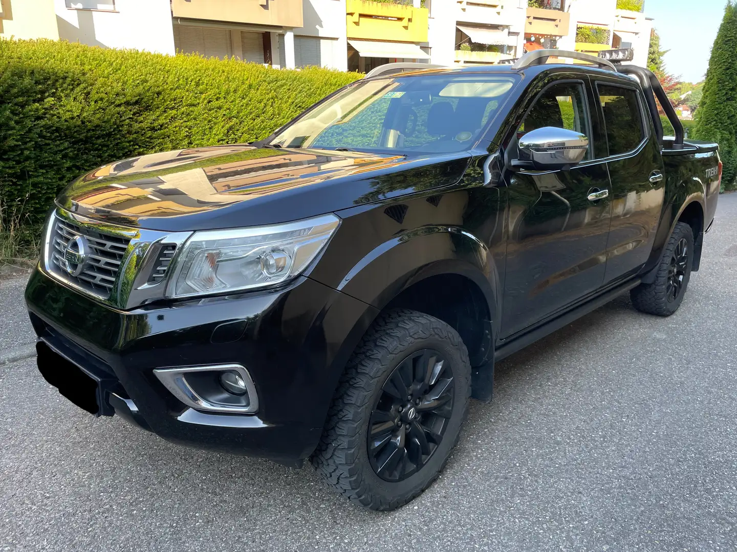 Nissan Navara Navara DC 4x4 Autm. EU6 Trek 1 Schwarz - 1