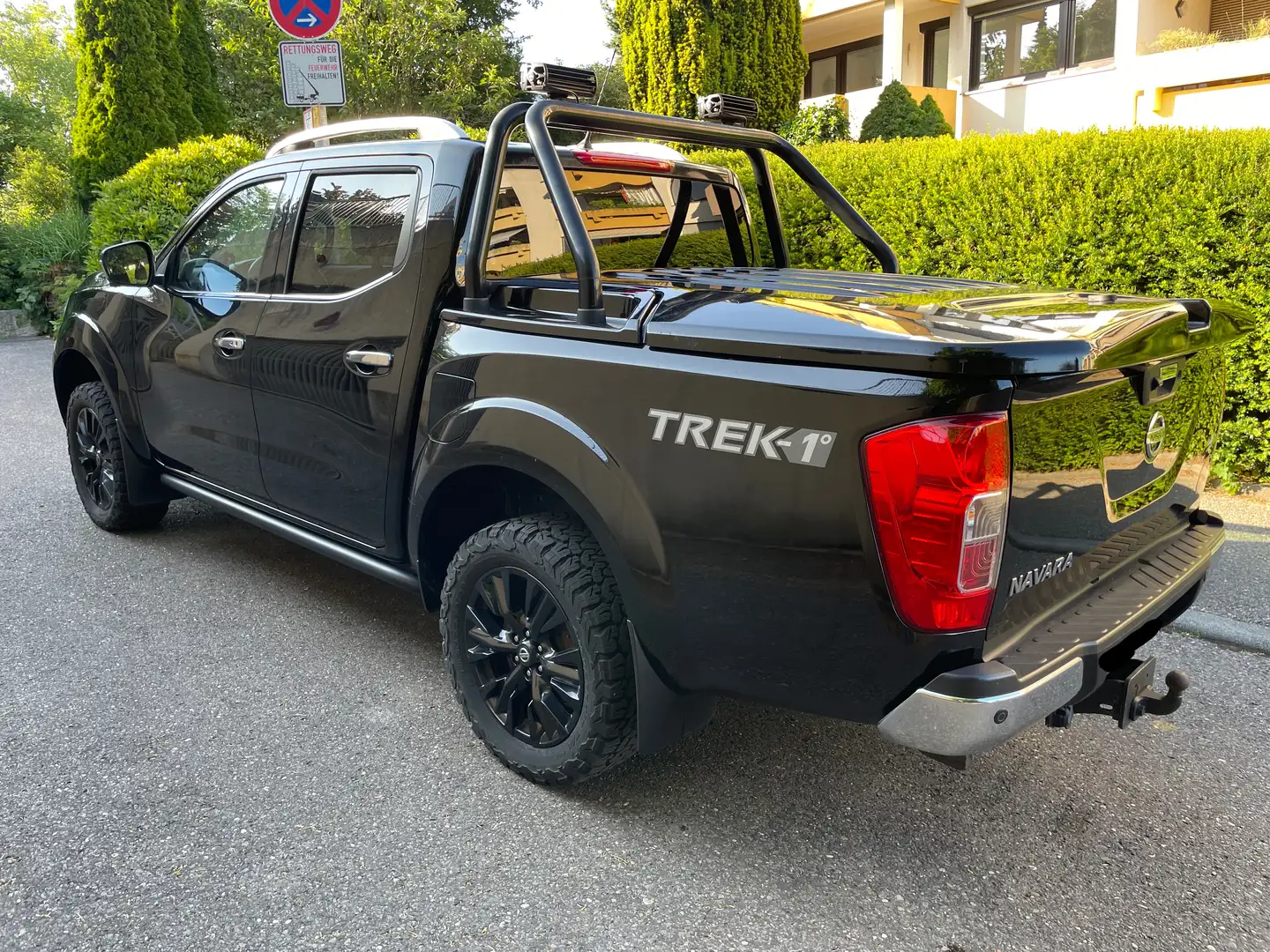 Nissan Navara Navara DC 4x4 Autm. EU6 Trek 1 Schwarz - 2