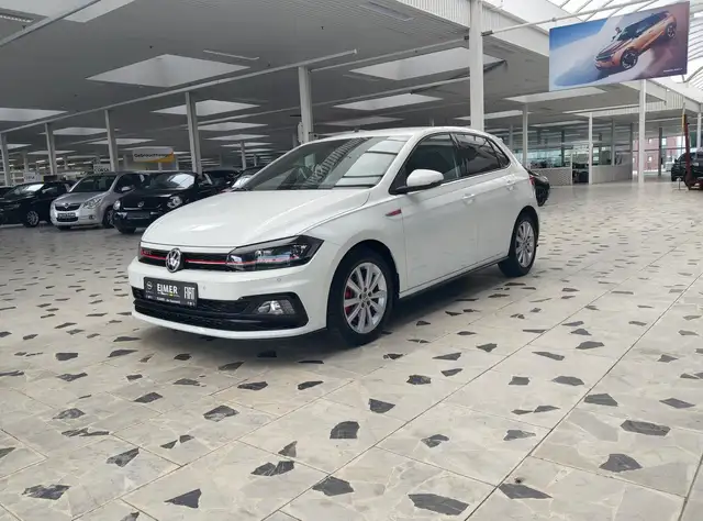 Volkswagen Polo view 3