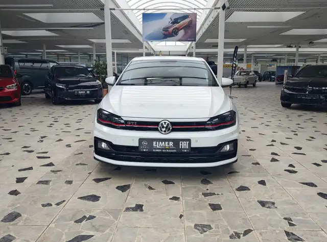 Volkswagen Polo view 2