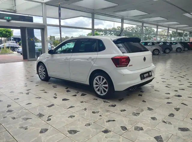 Volkswagen Polo view 5