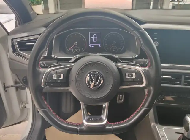 Volkswagen Polo view 12