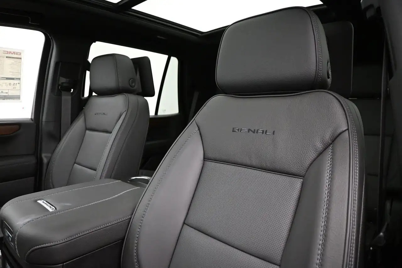 GMC Yukon снимка GMC Yukon