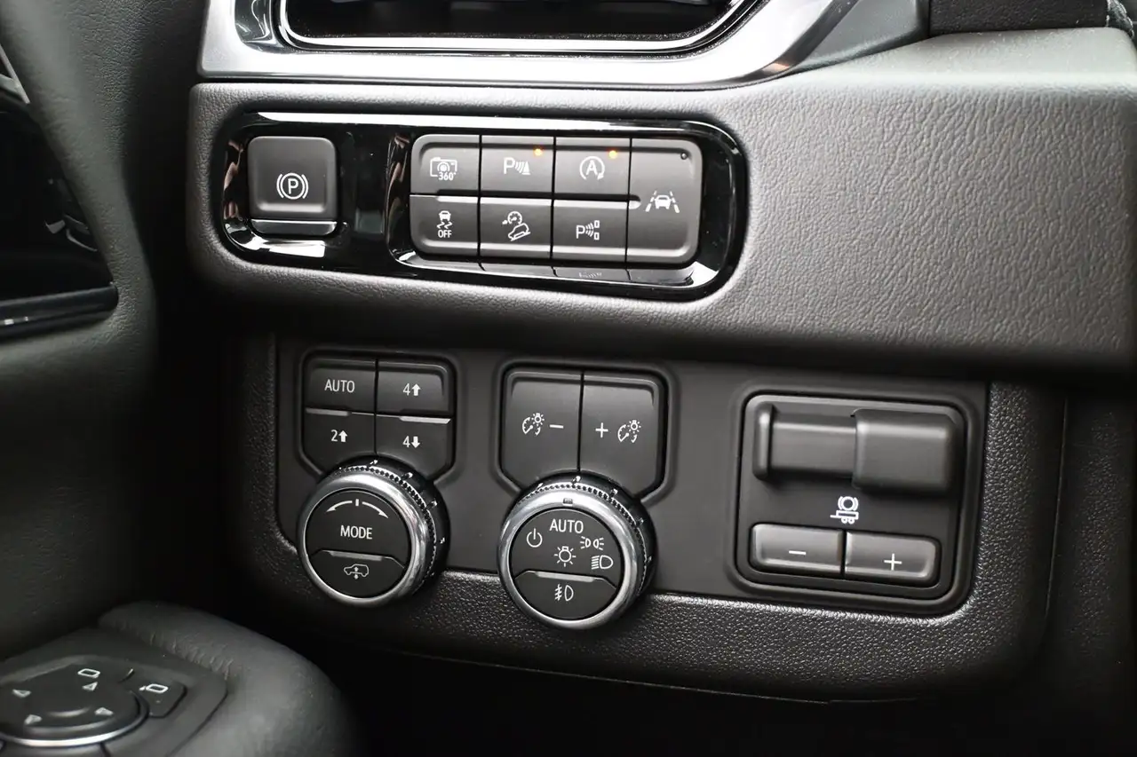 GMC Yukon снимка GMC Yukon