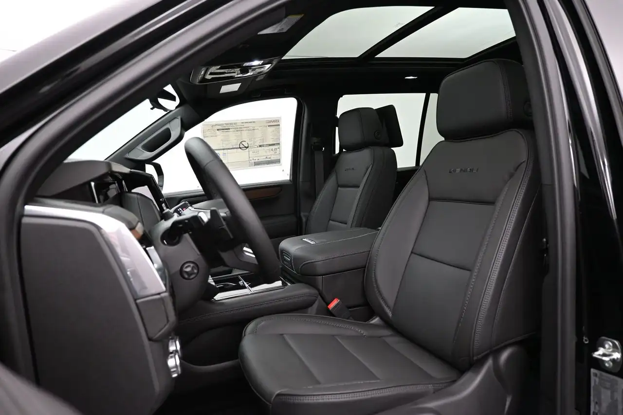 GMC Yukon снимка GMC Yukon