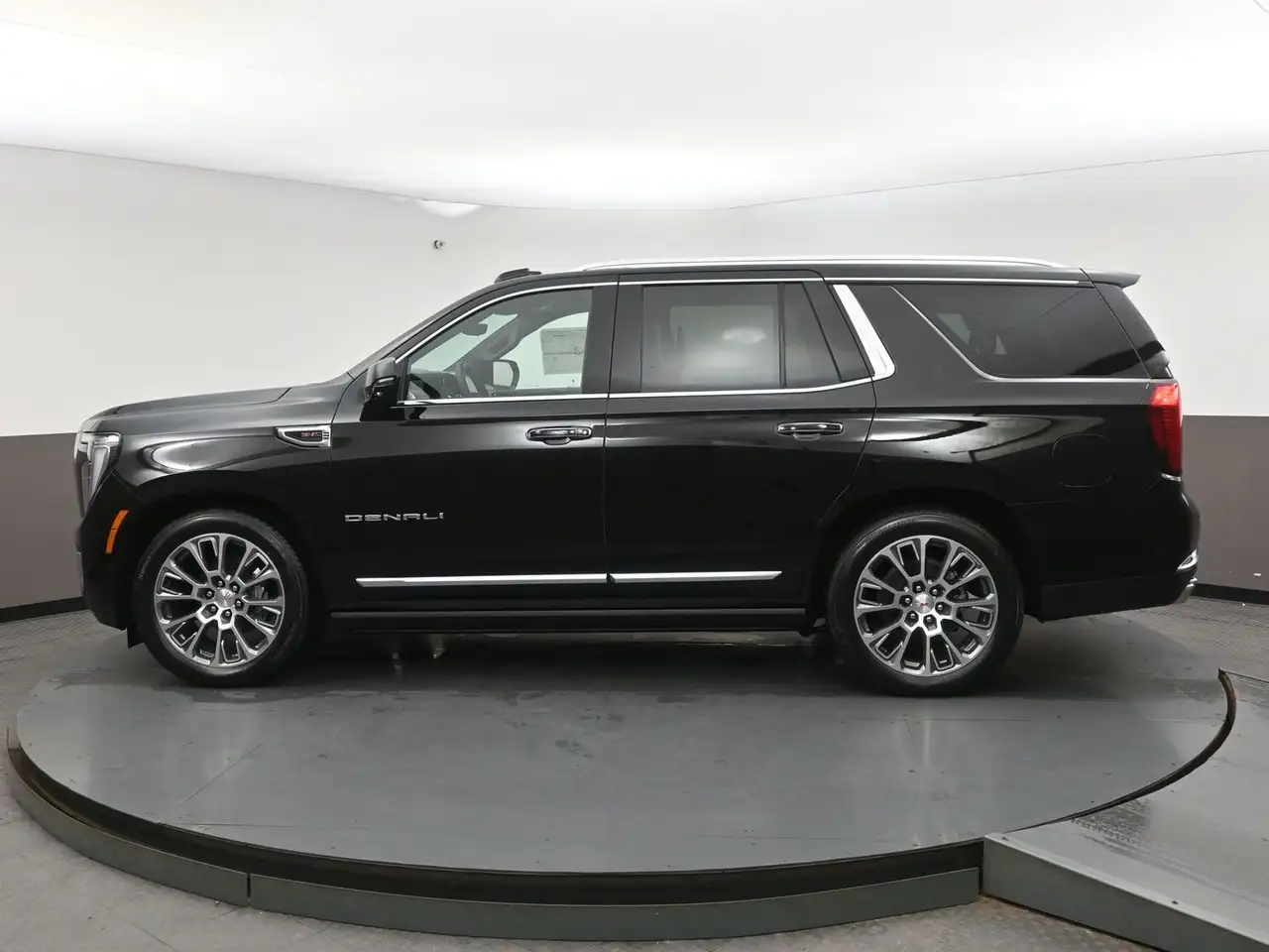 GMC Yukon снимка GMC Yukon