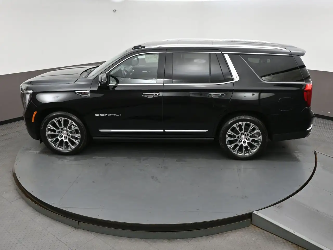 GMC Yukon снимка GMC Yukon