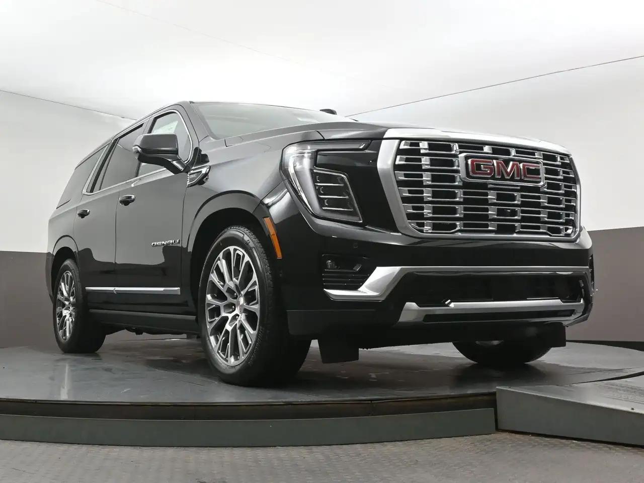 GMC Yukon снимка GMC Yukon