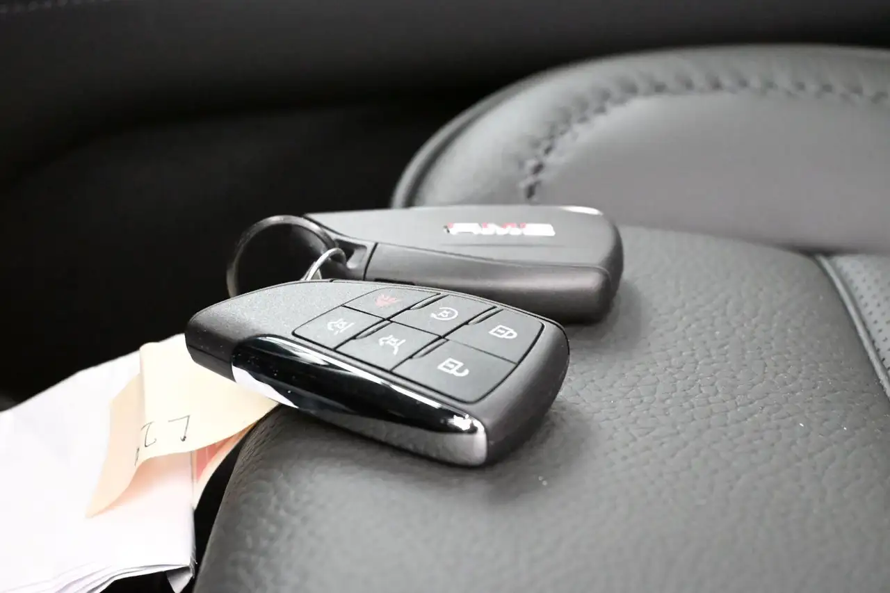 GMC Yukon снимка GMC Yukon