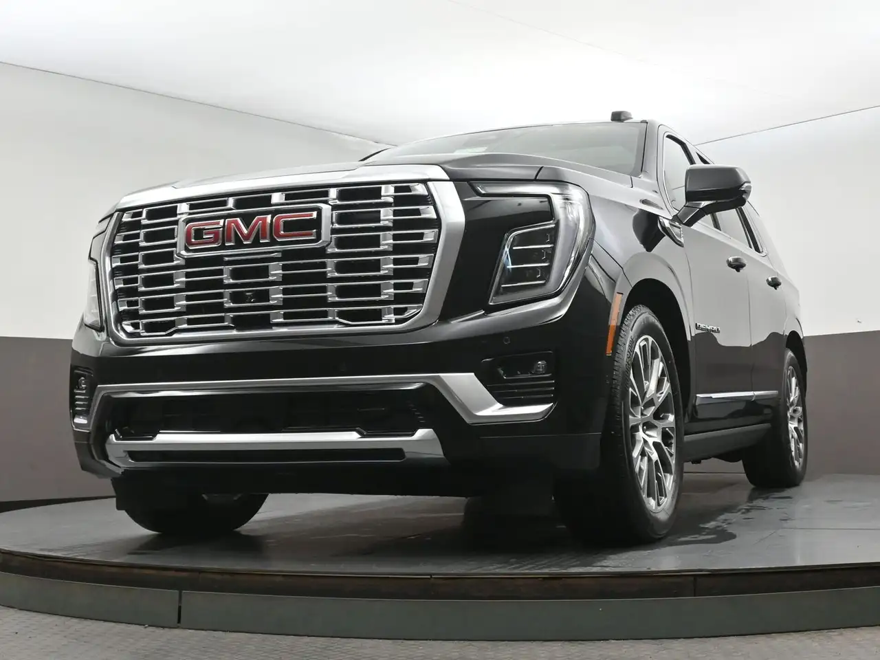 GMC Yukon снимка GMC Yukon