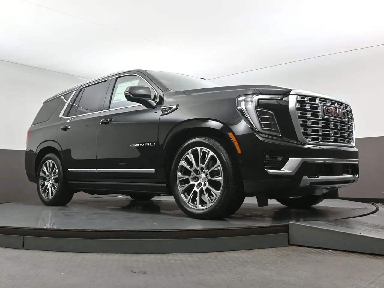 GMC Yukon снимка GMC Yukon