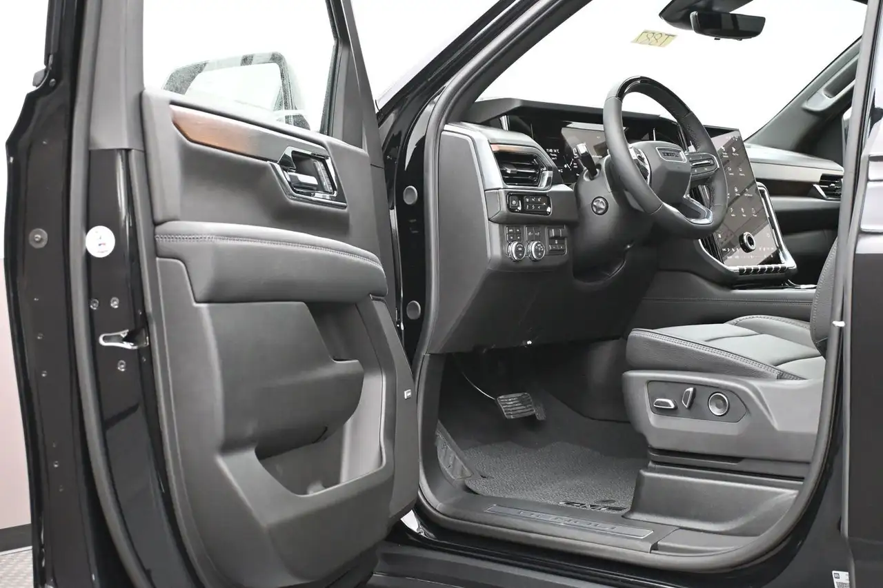 GMC Yukon снимка GMC Yukon