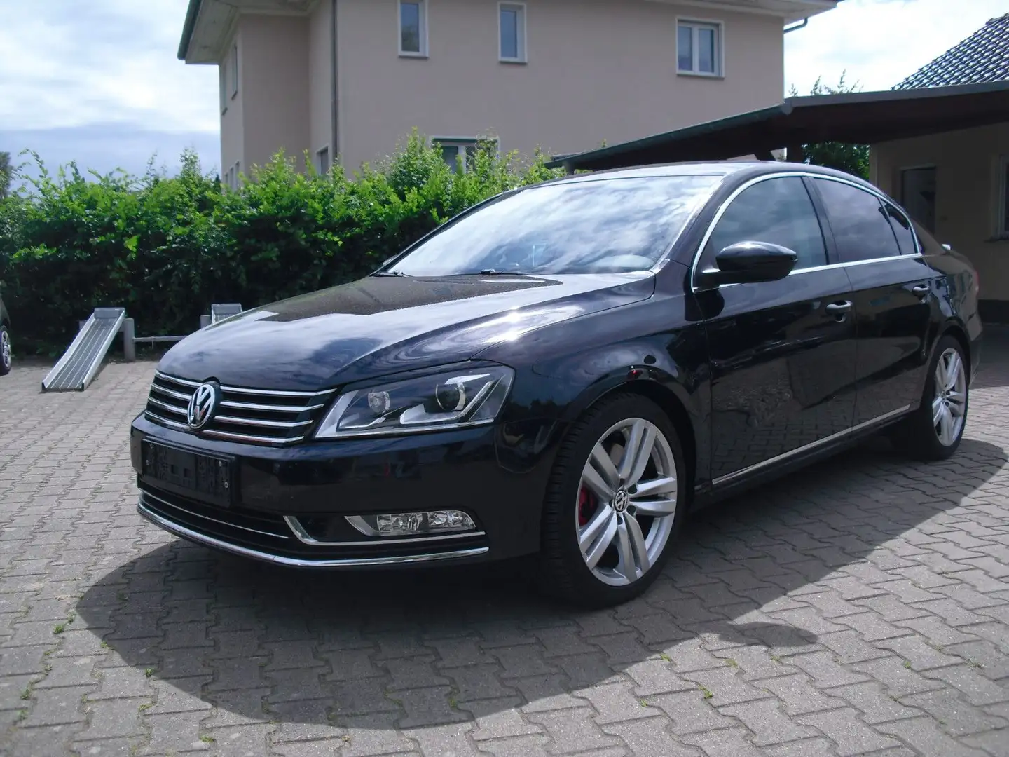 Volkswagen Passat Limo 4Motion -Dynaudio - Vollleder - Navi Fekete - 1