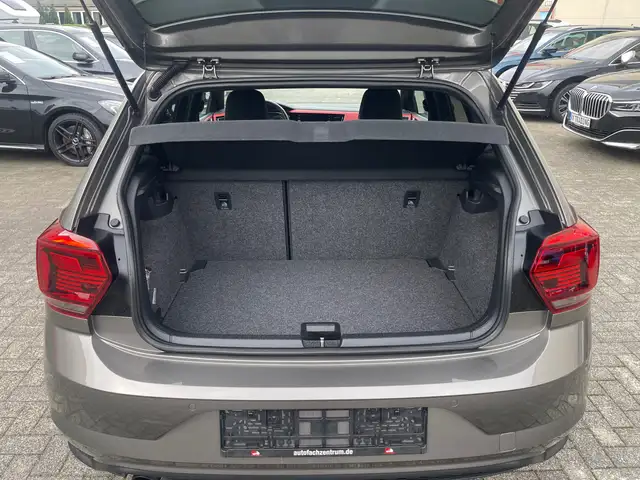 Volkswagen Polo view 10