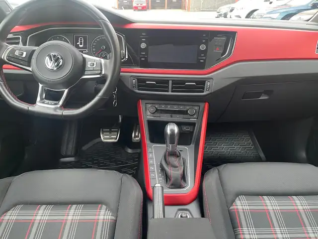 Volkswagen Polo view 12