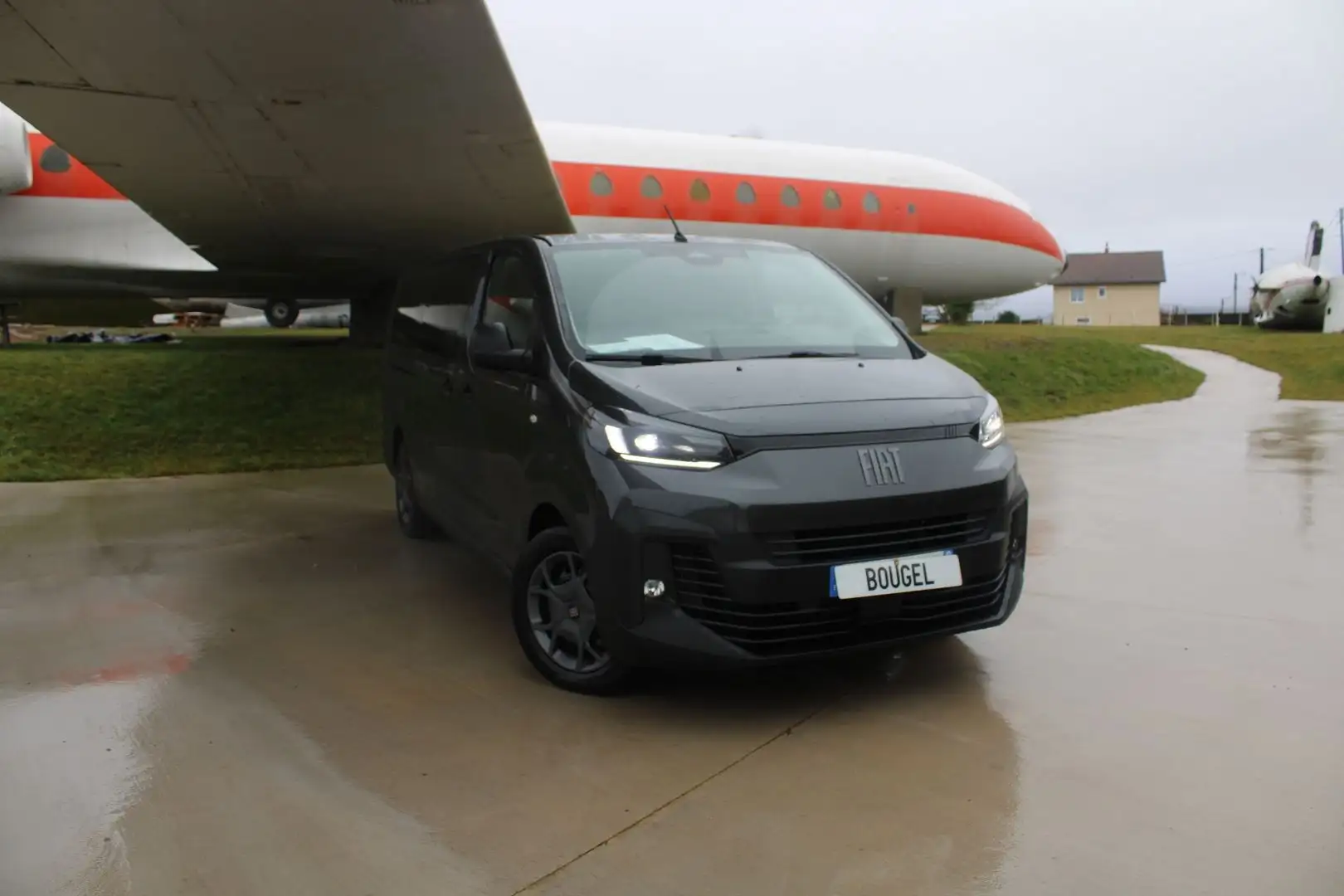 Fiat Scudo 2L HDI 180 CV COMBI XL \9 PLACES\ GPS 3D USB RE ATTELAGE CAMÉRA BOITE AUTO EAT-8 Grau - 1