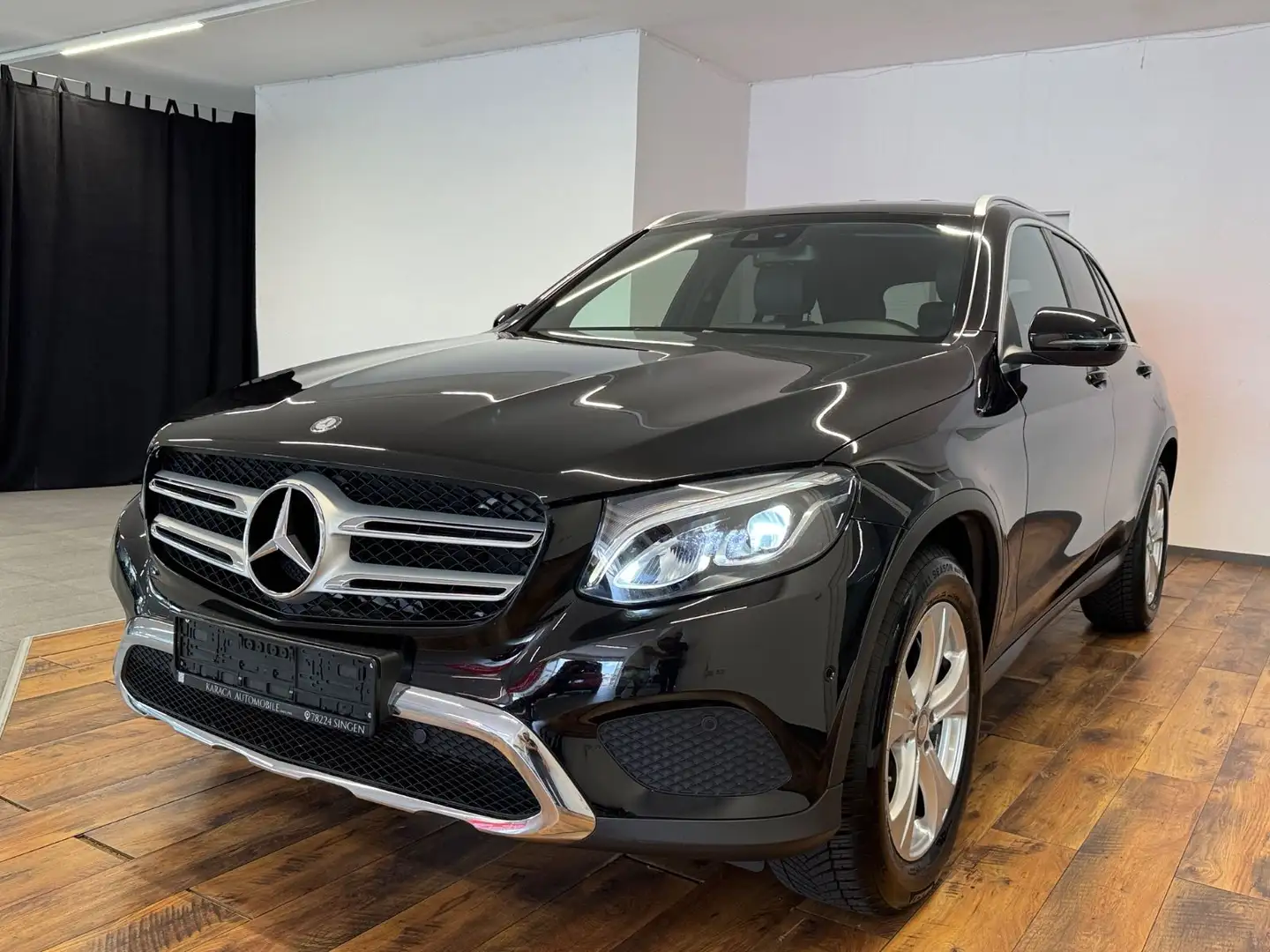 Mercedes-Benz GLC 250 4Matic NAVI TEMPO.KAMERA LED LUXUSPAKET Noir - 1