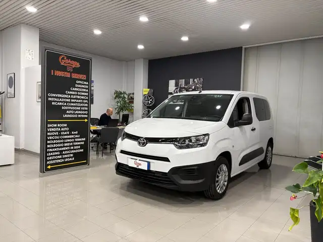 Toyota Proace City Verso 1.5D 100 CV S&S Short d Lounge