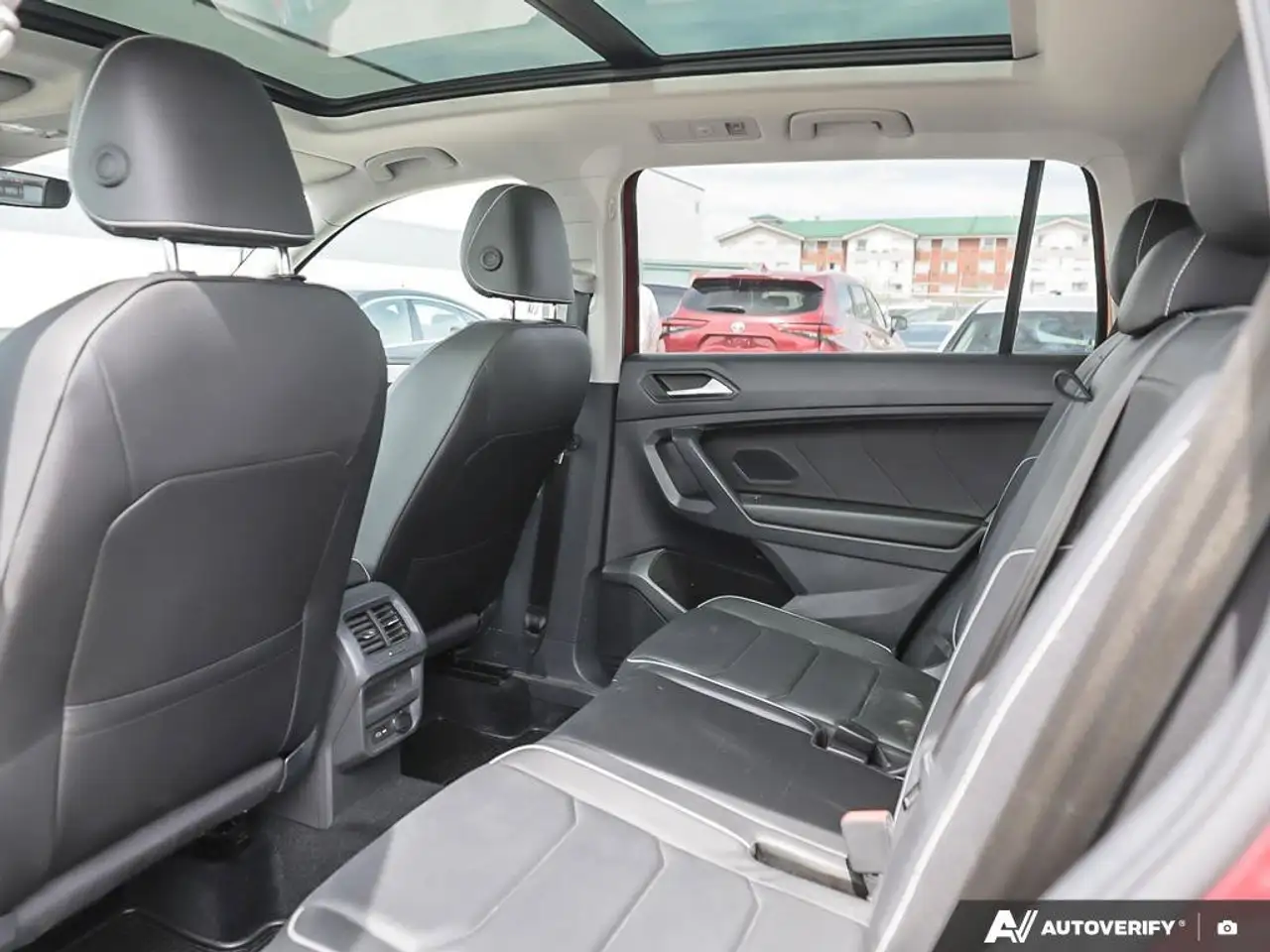 Volkswagen Tiguan снимка Volkswagen Tiguan