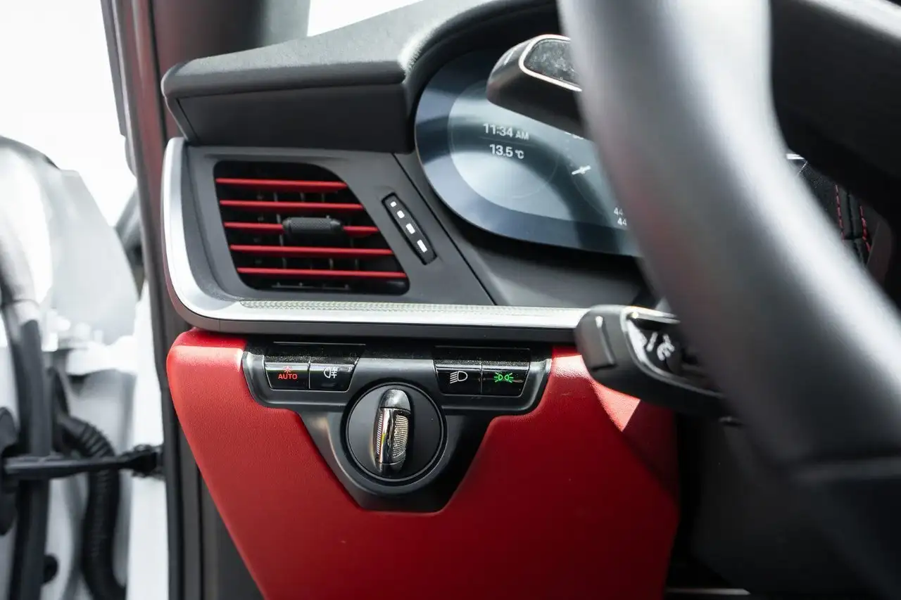 Porsche 911 снимка Porsche 911