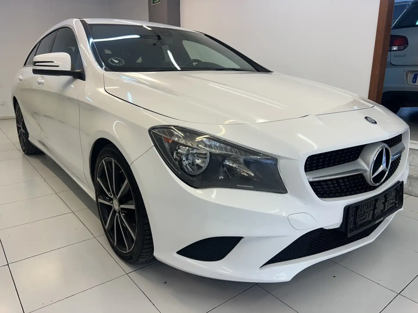 Mercedes-Benz CLA 200 200d Bianco - 1