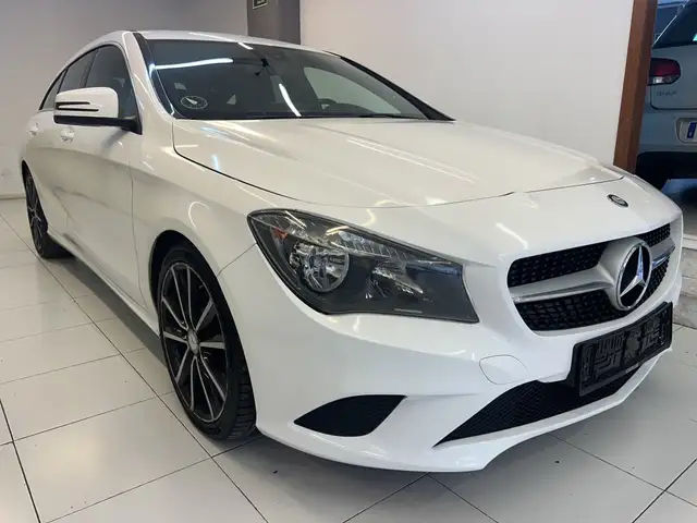 Mercedes-Benz CLA 200 200d