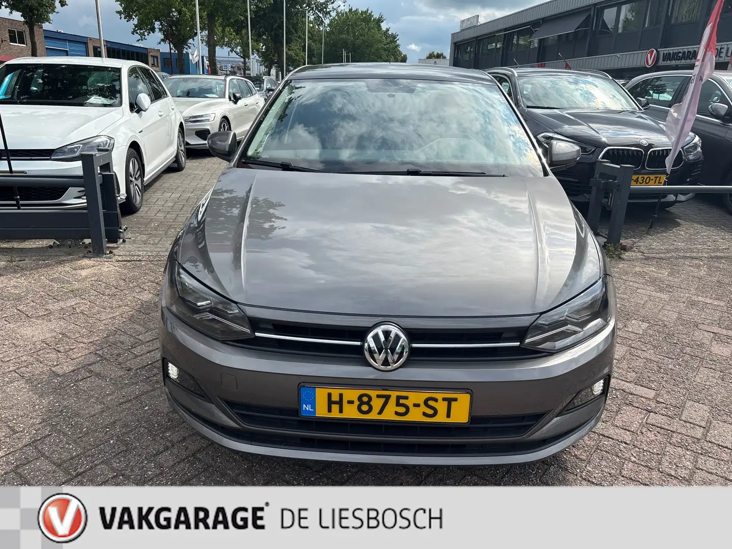 Volkswagen Polo 1.0 MPI Beats,apple carplay,pdc,media ,onderhouds Gris - 2