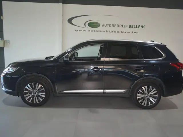 Mitsubishi Outlander Outlander 2.0i 2WD Diamond Edition 7S CVT AUTOMAAT / APPLE CAR-PLAY