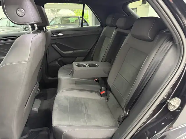 Volkswagen T-Roc view 15