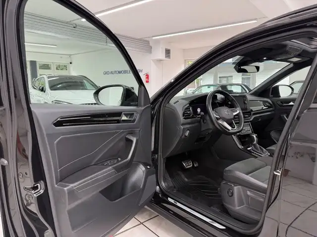Volkswagen T-Roc view 6