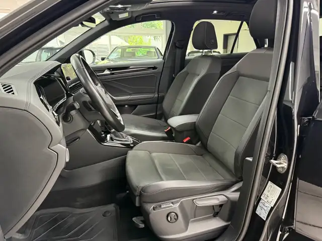 Volkswagen T-Roc view 14