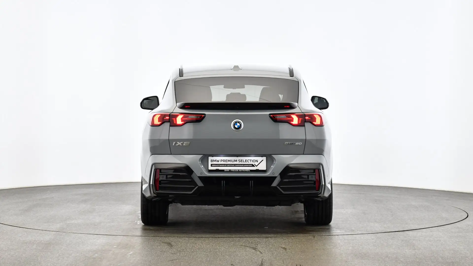 BMW iX2 eDrive20 Grau - 2