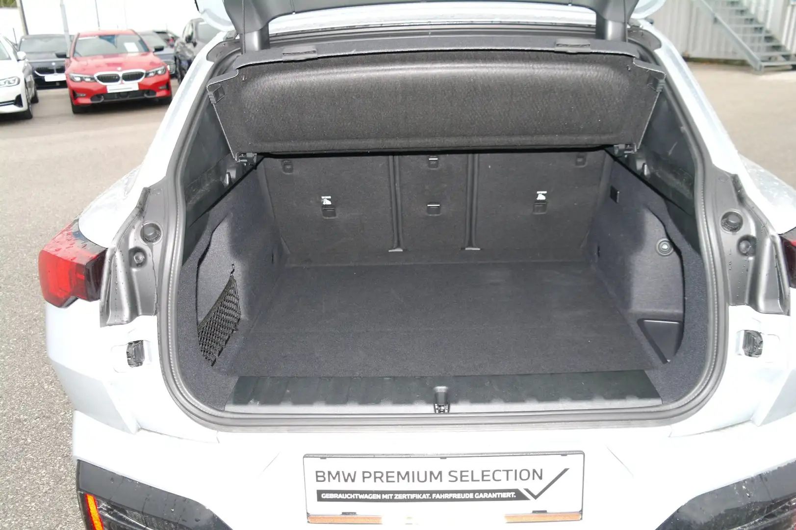 BMW iX2 iX2 eDrive20 Grau - 2