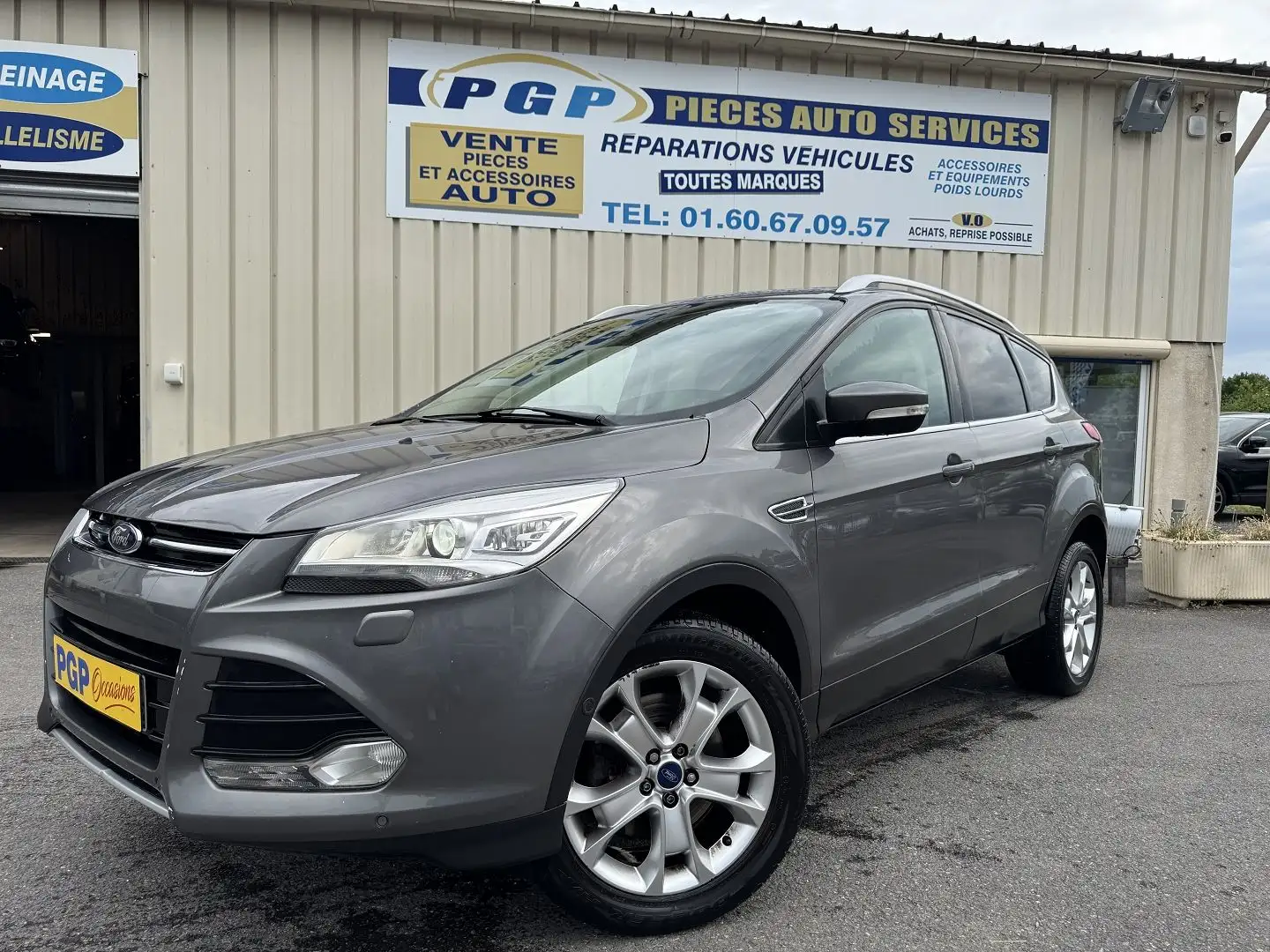 Ford Kuga 2.0 TDCI 140CH FAP TITANIUM 4X2 Gris - 1
