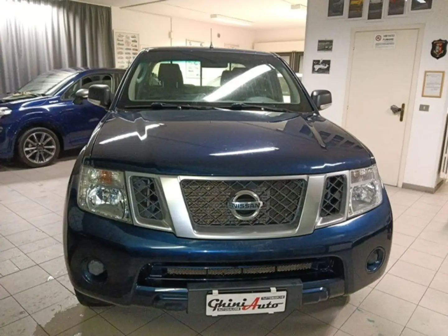 Nissan Navara 2.5 dCi 4 PORTE 4WD Double Cab WoRK KM 116000 Bleu - 2