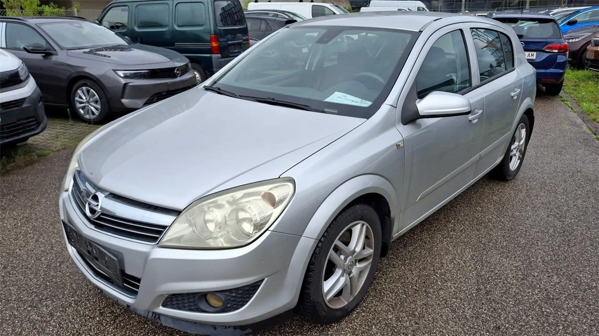 Opel Astra 1,9 Style CDTI Silber - 1