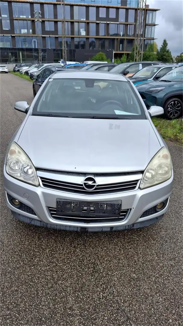 Opel Astra 1,9 Style CDTI Silber - 2